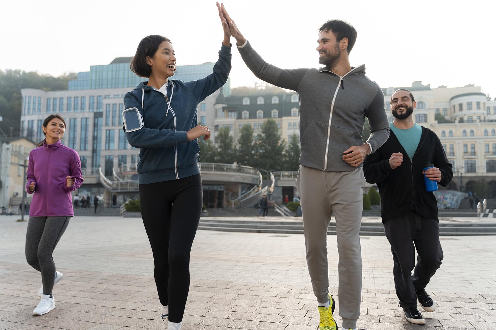 3.000 Schritte vs. 10.000 Schritte – Was Fastic Erfahrungen über Bewegung im Büroalltag zeigen